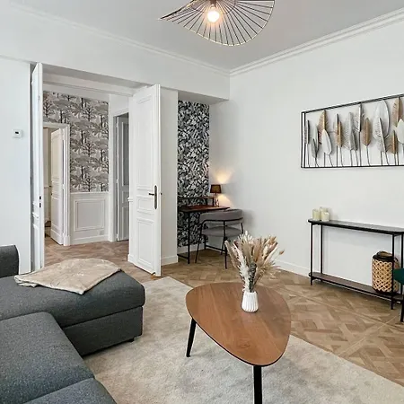 Apartment Le Grand Carre Versailles