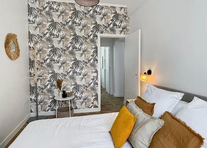 Le Grand Carre ベルサイユ